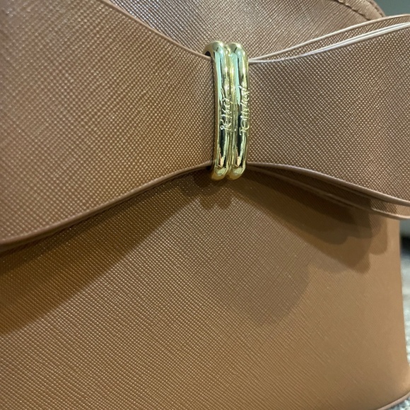 SOLD!! Betsy Johnson Brown Tan Bow Floral Interior Crossbody - Picture 8 of 8